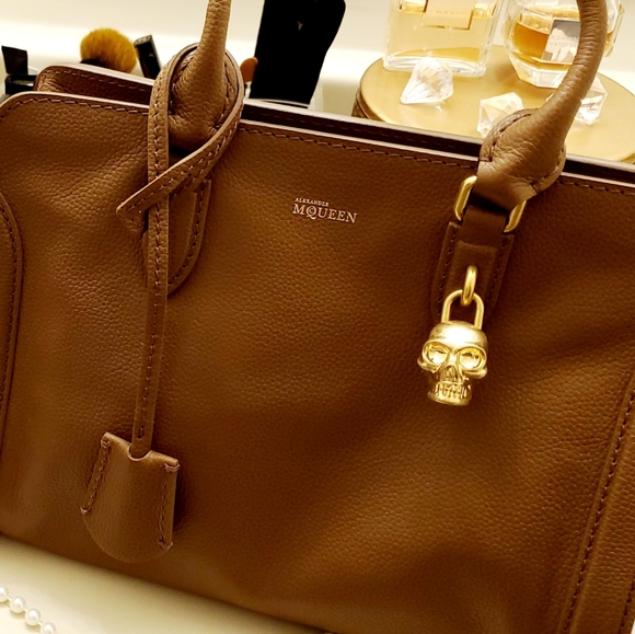 Alexander McQueen Cuoio Calf Medium Skull Handbag - Picture 8 of 8